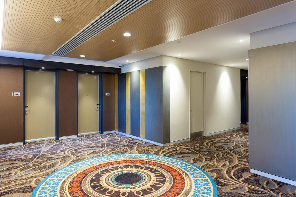 Calamvale Hotel Suites And Conference Centre Brisbane Exterior photo